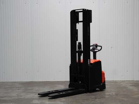 Toyota SWE140L - 1400 kg 