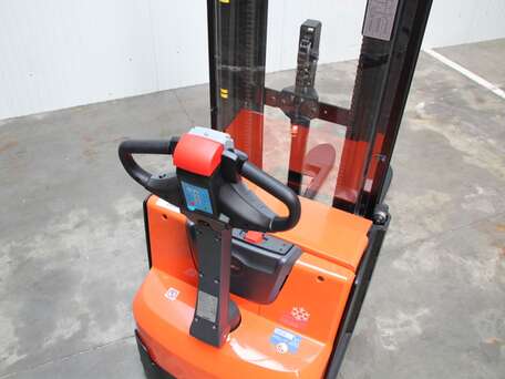 Toyota SWE140L - 1400 kg 