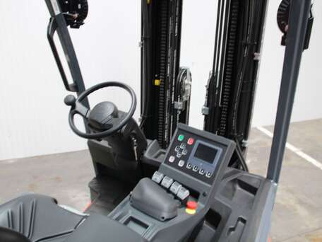 Toyota 9FBMK30T - 3000 kg 