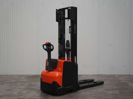 Toyota SWE140 - 1400 kg 