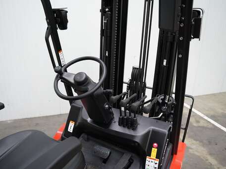 EP EFL303 - 3000 kg 