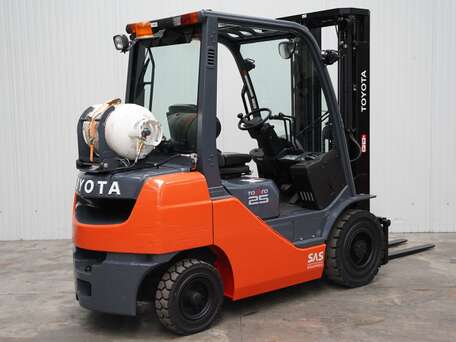 Toyota 02-8FGF25 - 2500 kg 