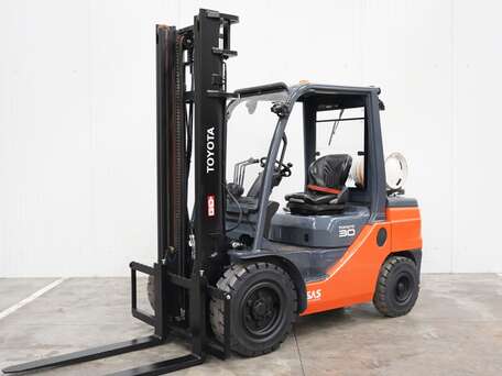 Toyota 02-8FGF30 - 3000 Kg 