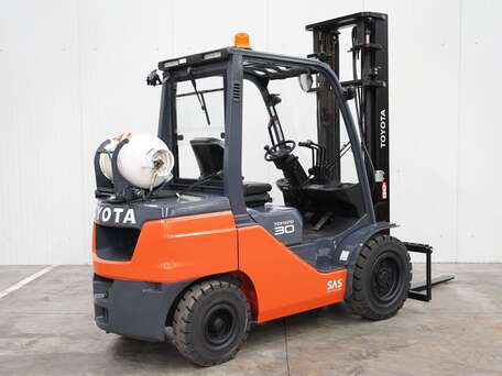 Toyota 02-8FGF30 - 3000 Kg 