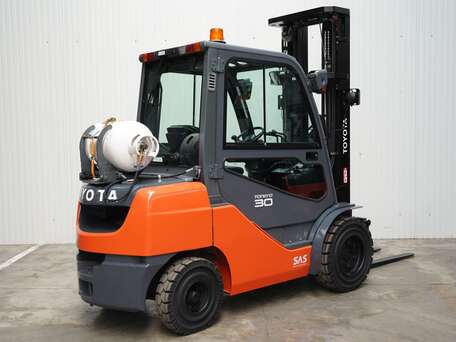 Toyota 02-8FGF30 - 3000 Kg 
