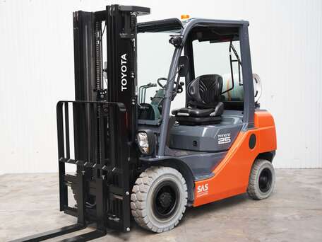 Toyota 02-8FGF25 - 2500 kg 
