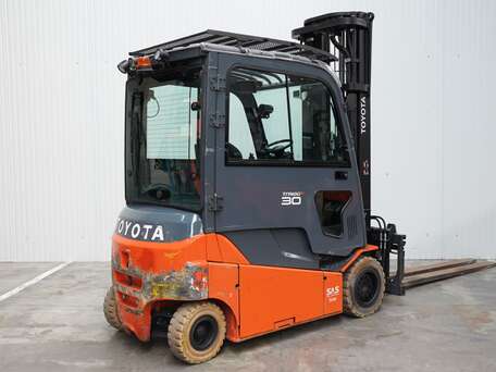 Toyota 8FBMT30 - 3000 Kg 