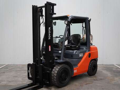 Toyota 02-8FGF30 - 3000 Kg 