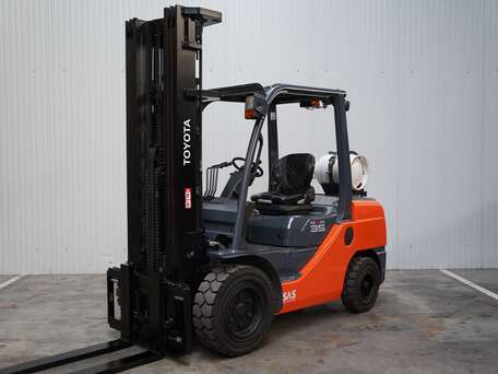 Toyota 02-8FGJF35 - 3500 Kg 