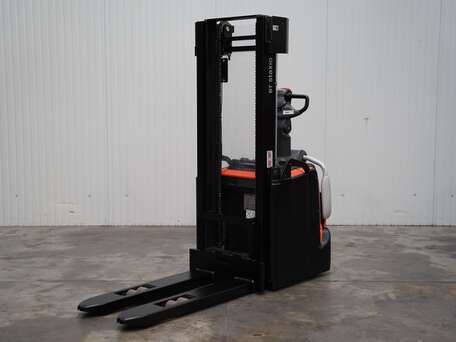 Toyota SPE160 - 1600 Kg 