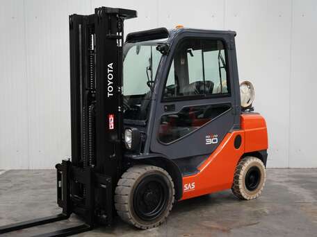 Toyota 02-8FGF30 - 3000 Kg 