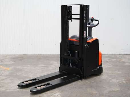 Toyota SWE200D - 2000 Kg 