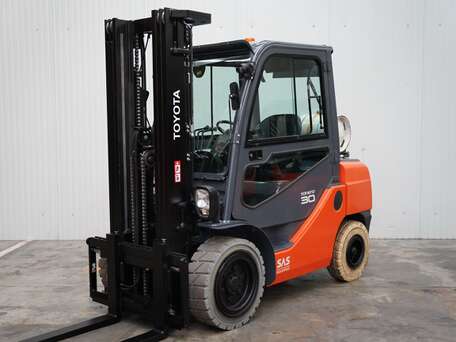 Toyota 02-8FGF30 - 3000 Kg 