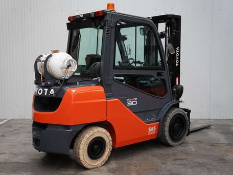 Toyota 02-8FGF30 - 3000 Kg 