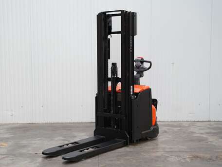 Toyota SWE140L - 1400 kg 